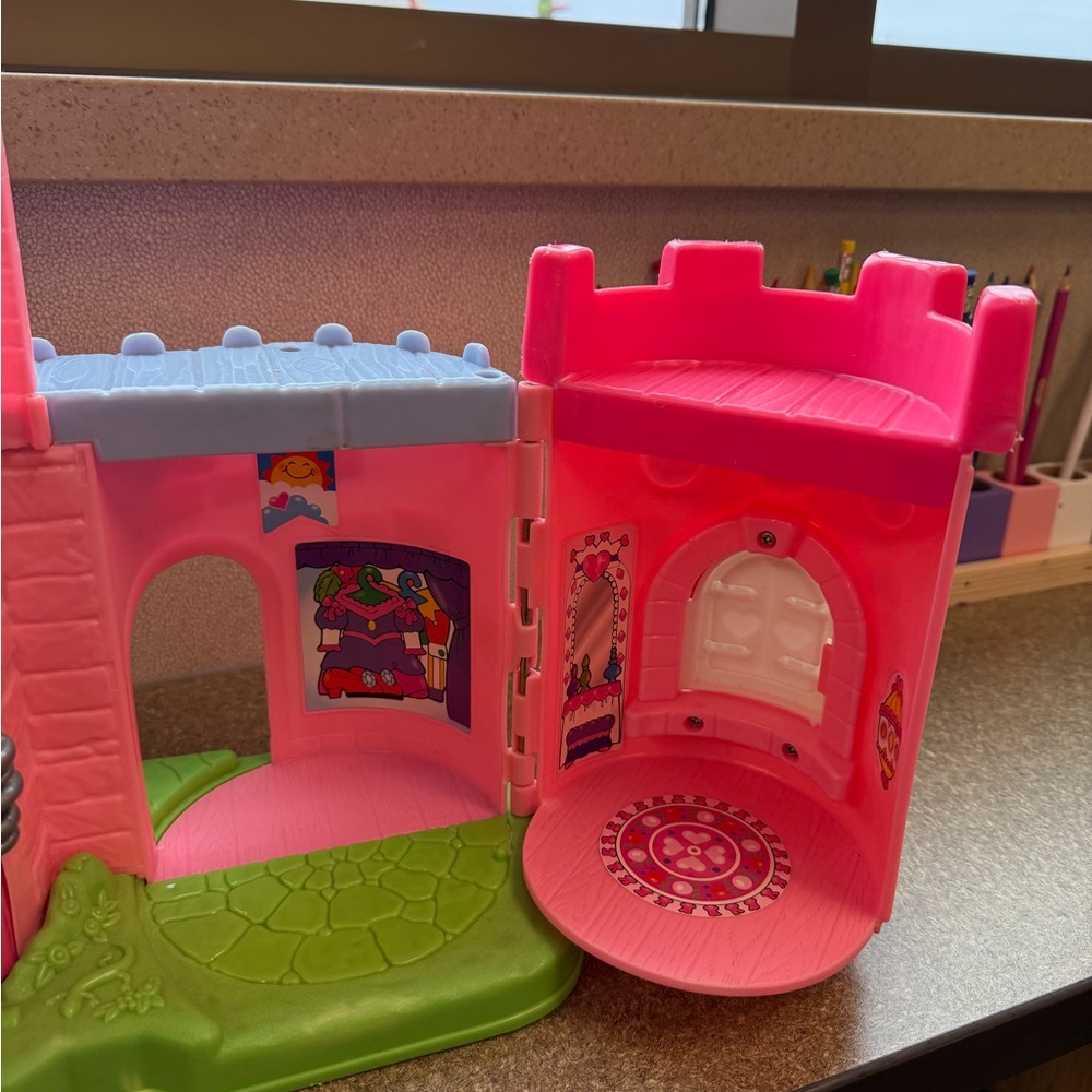 Fisher-Price Little People Castle - Picture 3 of 5